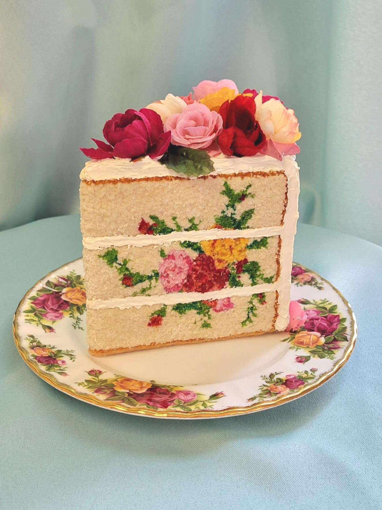 Roses embroidered cake sculpture